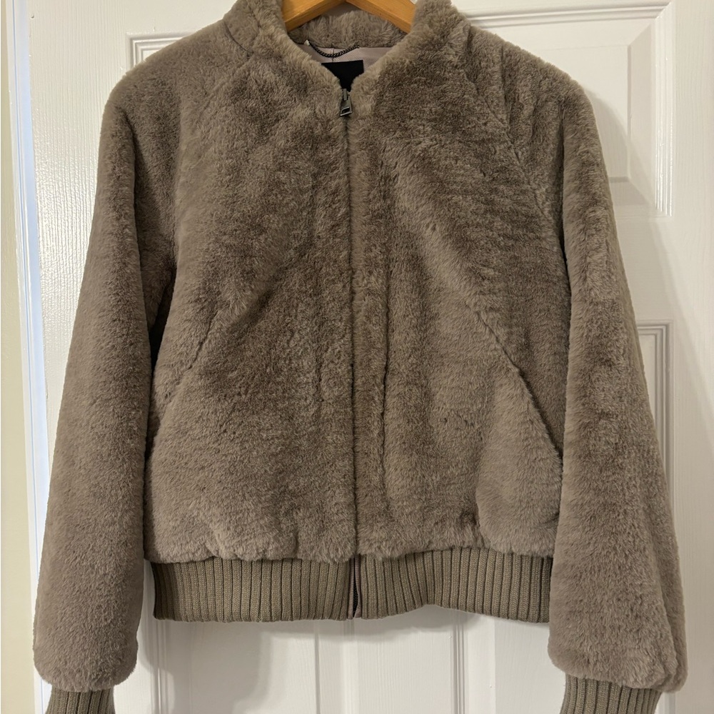 Banana Republic faux fur bomber jacket size small. Used once- SF home.